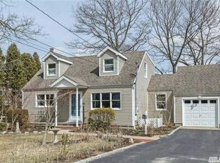 211 Northern Blvd, Saint James, NY 11780