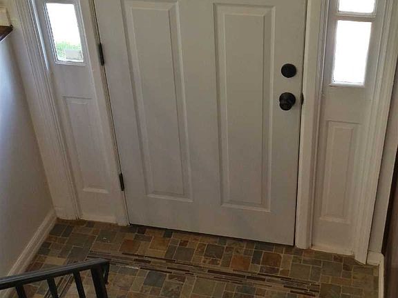 3rd image of 6 Robert Dr