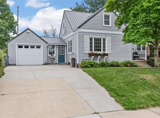 2421 Franklin Ave NE, Cedar Rapids, IA 52402