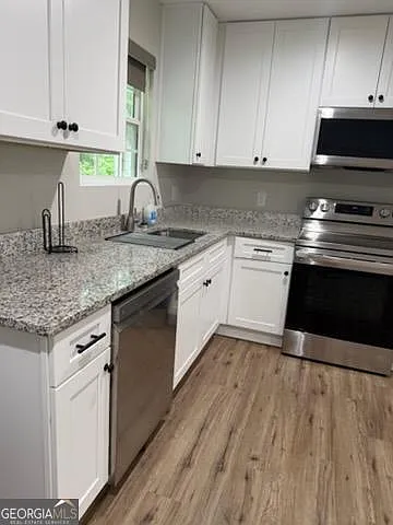 3 bed, 2.0 bath, 1402 sqft, $1,895 — Photo 4