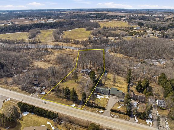 3rd image of 1608 N Rapids ROAD