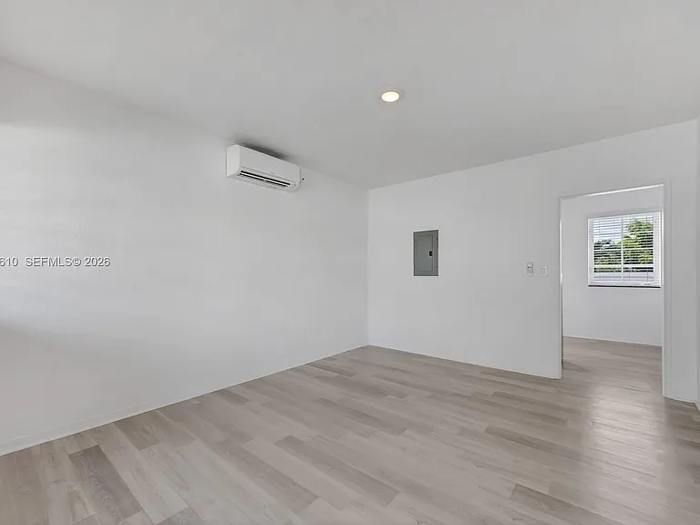 570 NE 68th St #1 — Photo 3