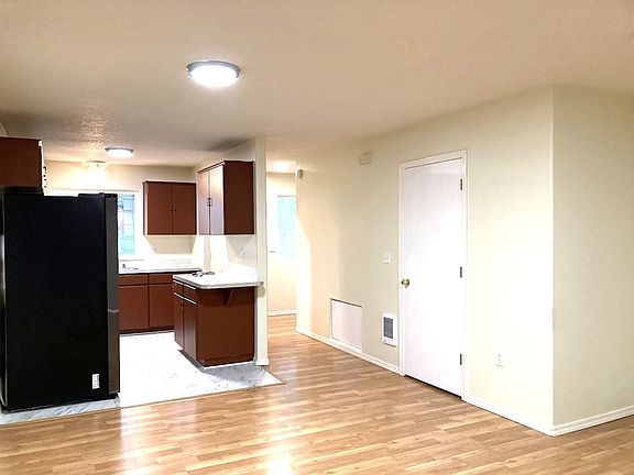 4th image of 3735-3739 SE 162nd Ave