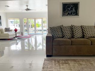 617 Hibiscus Dr, Hallandale, FL 33009