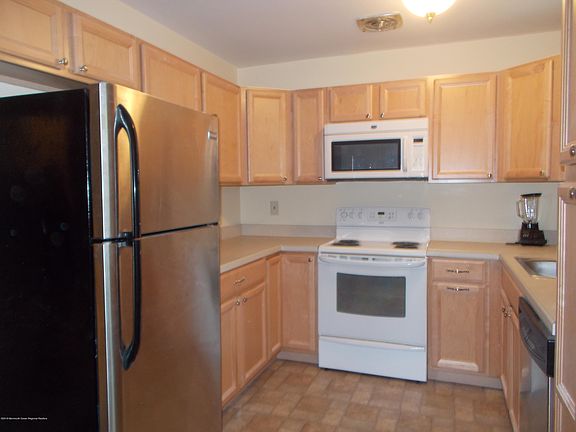 4th image of 971A Constitution Blvd