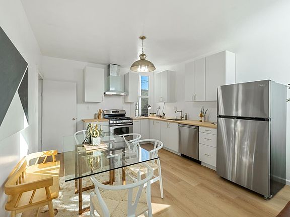 4th image of 265-267 Lee Ave