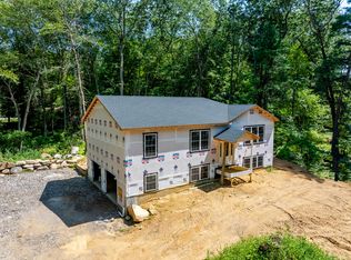 220 Camp Moween Rd, Lebanon, CT 06249