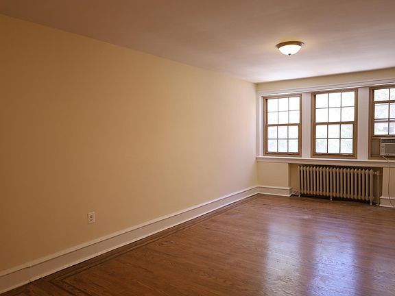 5th image of 8001 Germantown Ave APT 32
