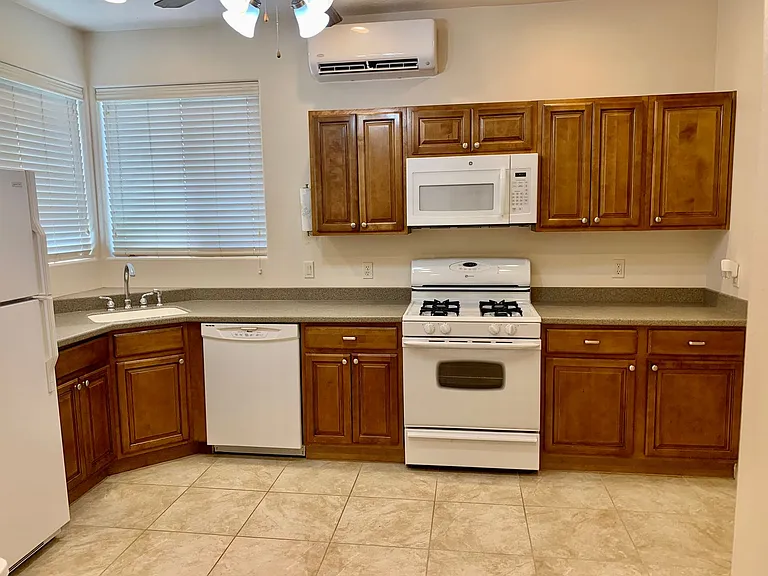 2276 E Greystone Dr — Photo 6