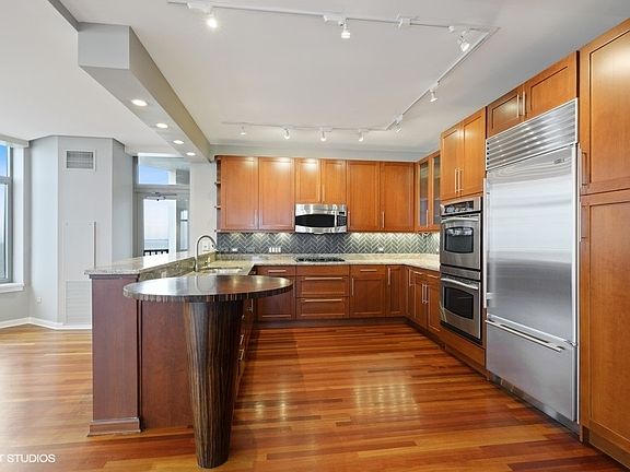5th image of 530 N Lake Shore Dr APT 2605