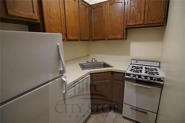 Rented by City Stop Realty | media 24