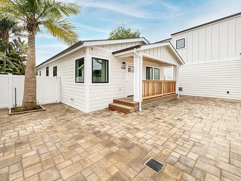 4287 La Salle Ave — Photo 1