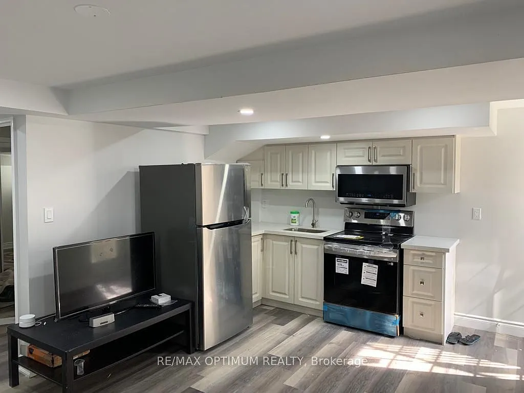 Building Photo - 5852 Delle Donne Dr #BASEMENT