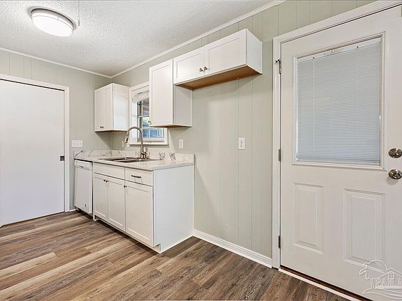 4th image of 3590 Gatewood Dr