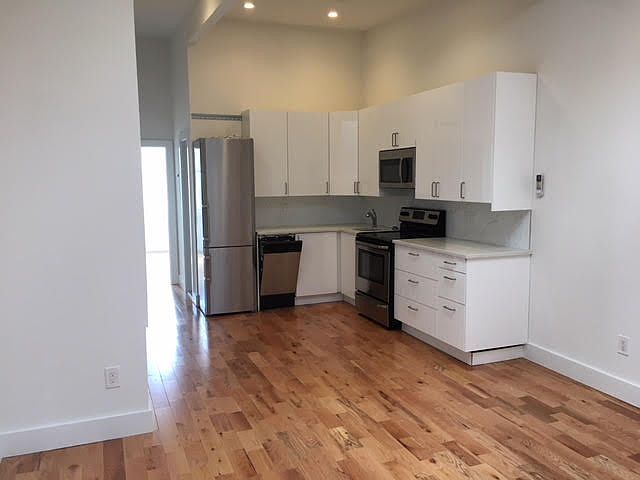 1st image of 215 N Henry St #3