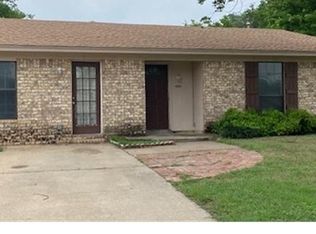 6049 Highcrest Dr, Watauga, TX 76148