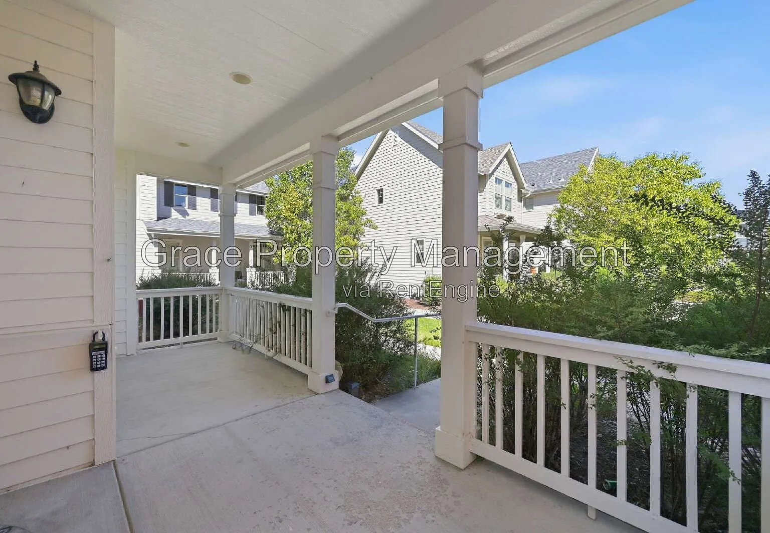4 bed, 2.5 bath, 2640 sqft, $3,695 — Photo 3