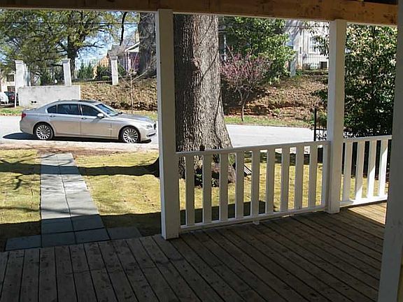 4th image of 559 Angier Ave NE