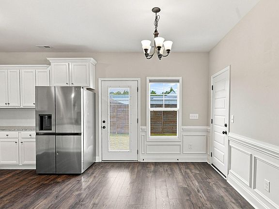 3rd image of 72 Leisure Ave