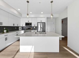 245 N Edith Pl NW #325, Calgary, AB T3R2E1