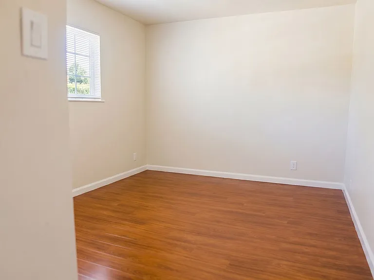 1685 Maubert Ct — Photo 12