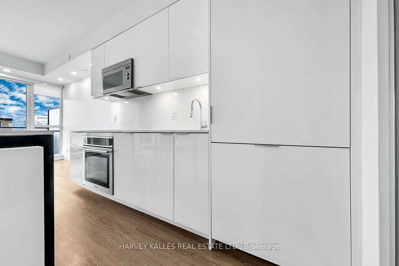609 Avenue Rd — Photo 4