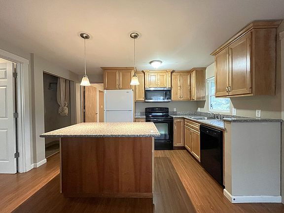 5th image of 10434 NE Wygant St