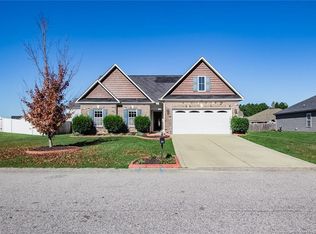 141 Crestwood Ln, Raeford, NC 28376