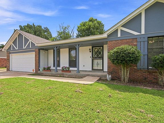 2nd image of 3100 Mary Elizabeth Dr