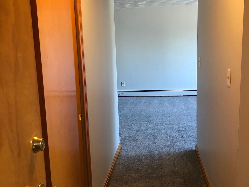 Entry to apartment