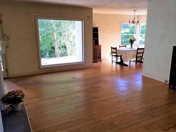 2nd image of 2313 Ray Dr