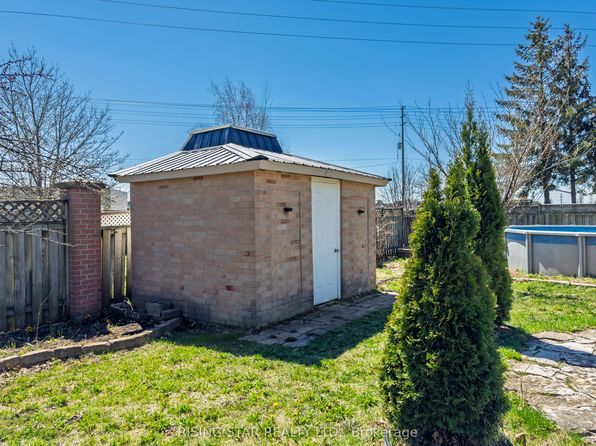 106 Ashbury Ct, London, ON N6E 3T5