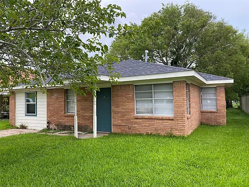 612 N Avenue B Photo 1