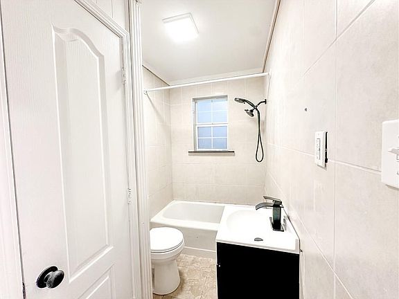 4th image of 759 One 2 Oak Ave