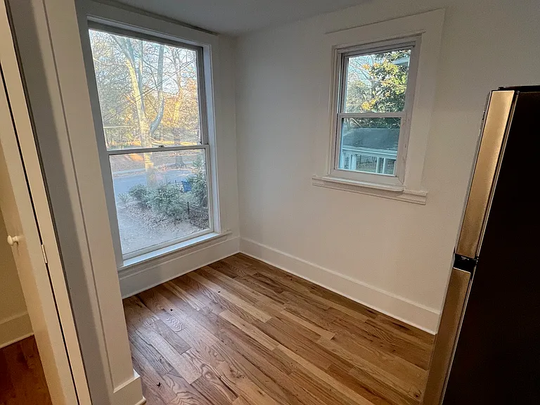 186 Hurt St NE #D1 — Photo 8