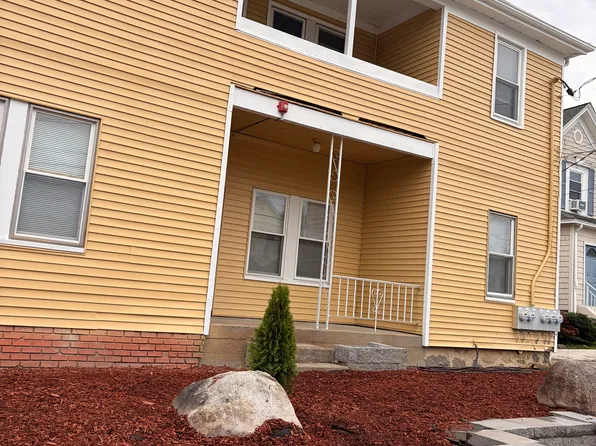 1088 Diamond Hill Rd APT 1, Woonsocket, RI 02895