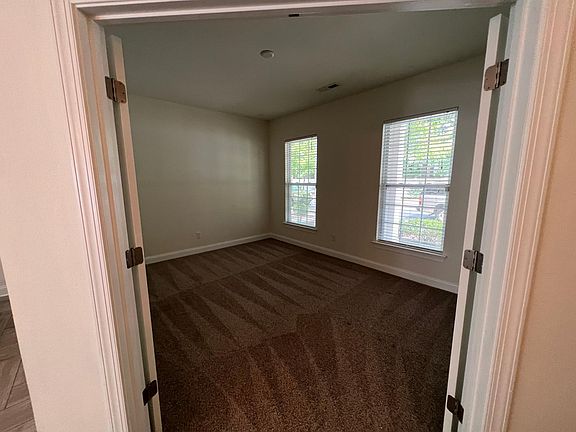 5th image of 4612 Willow Croft Dr