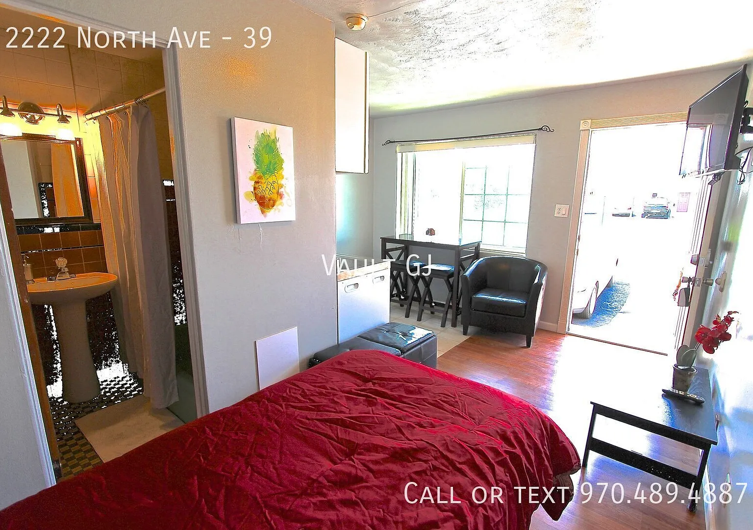 All utilities included Garden Style Studio apartment w/ Kitchenette — Photo 4