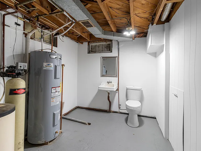418 S Mill St — Photo 28
