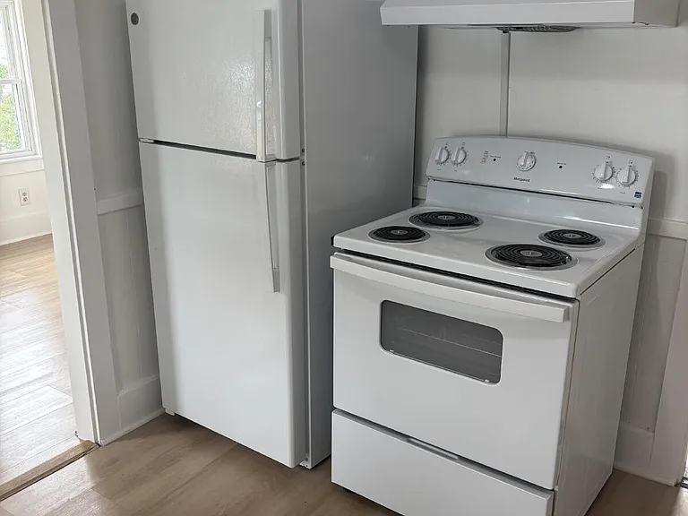 9 1/2 Dunlap St #1 — Photo 4