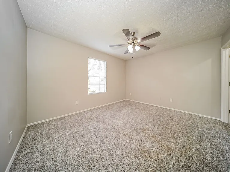 4919 Windsor Downs Dr — Photo 10