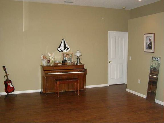 4th image of 3993 Dundee Dr