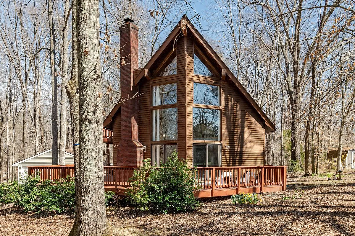 156 Mulberry Mdw photo 1
