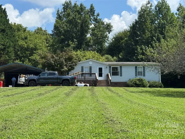 207 Big Forest Dr, Statesville, NC 28677