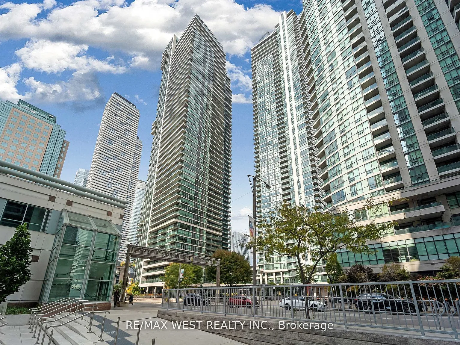 2 bed, $2,500 — Photo 1
