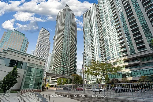 33 Bay St #2305 Photo 1