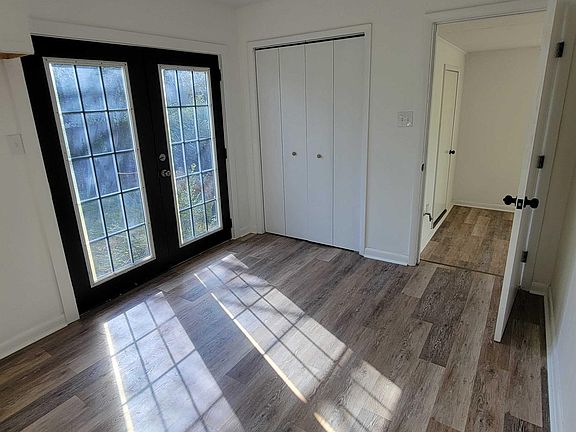 4th image of 1 Oakview Dr