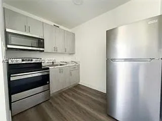 Studio, 1.0 bath, 425 sqft, $1,600 — Photo 1
