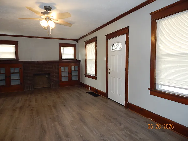 210 Roslyn Ave NW — Photo 5