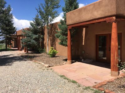 627 Dolores Rd, Taos, NM, 87571
